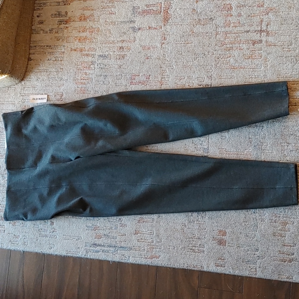 NWT 2 For 20! Old navy stretchy pleated pants